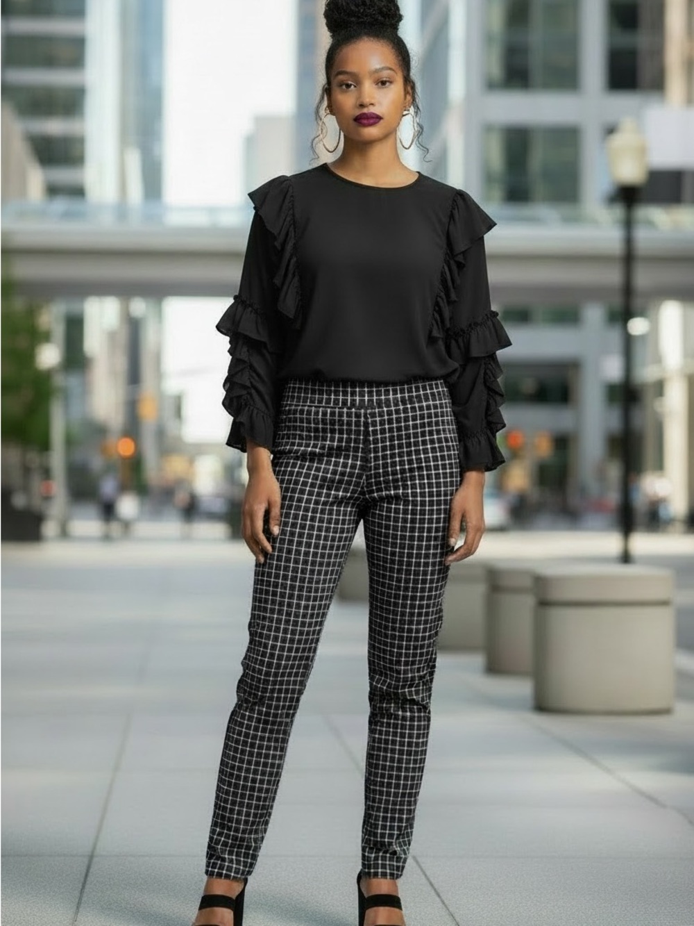 Liverpool Kayla Pull On Trouser similar stretchy windowpane knit pattern